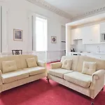 Апартаменты Henrietta Centre