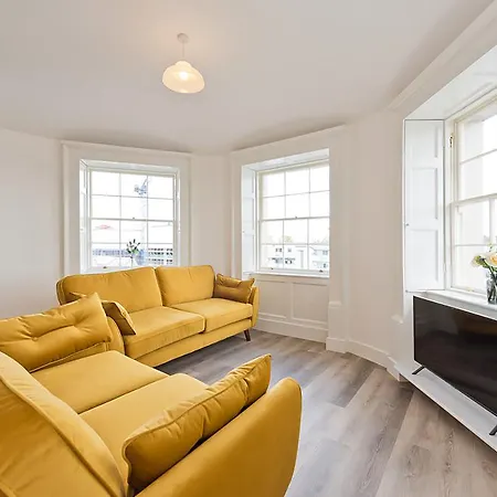 Henrietta Centre Dublino