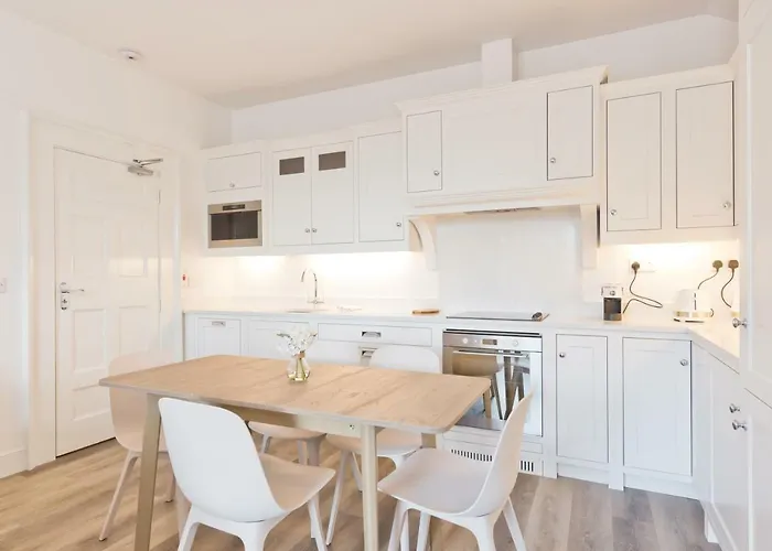 Henrietta Centre Dublino