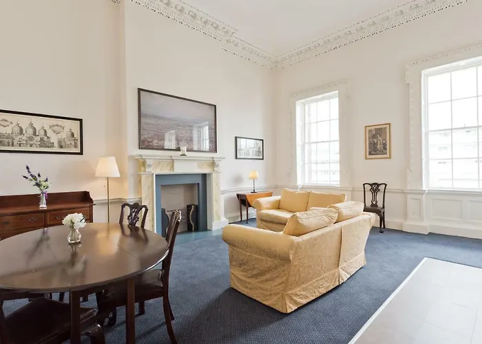 Henrietta Centre Dublino