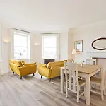 Henrietta Centre Apartament
