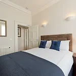 Henrietta Centre Apartment