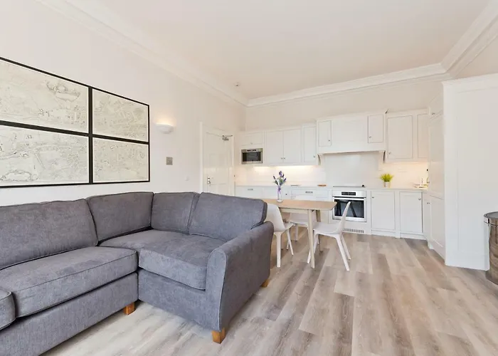 Henrietta Centre Apartament