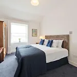 Henrietta Centre Apartman
