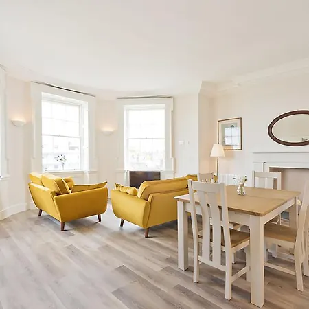 Henrietta Centre Apartamento