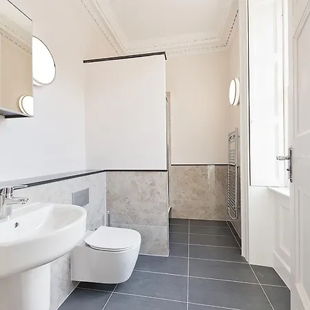 Henrietta Centre * Dublín