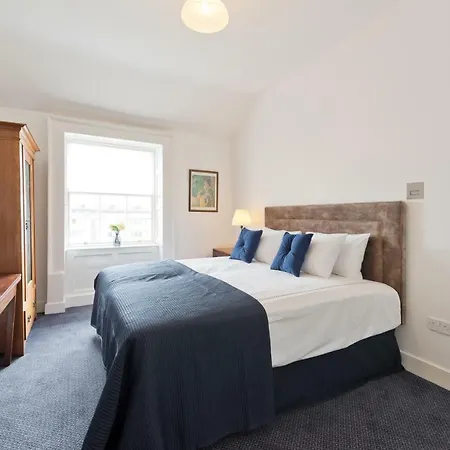 Henrietta Centre Apartamento