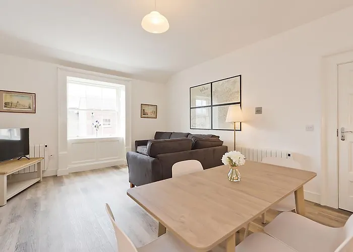 Henrietta Centre Daire Dublin